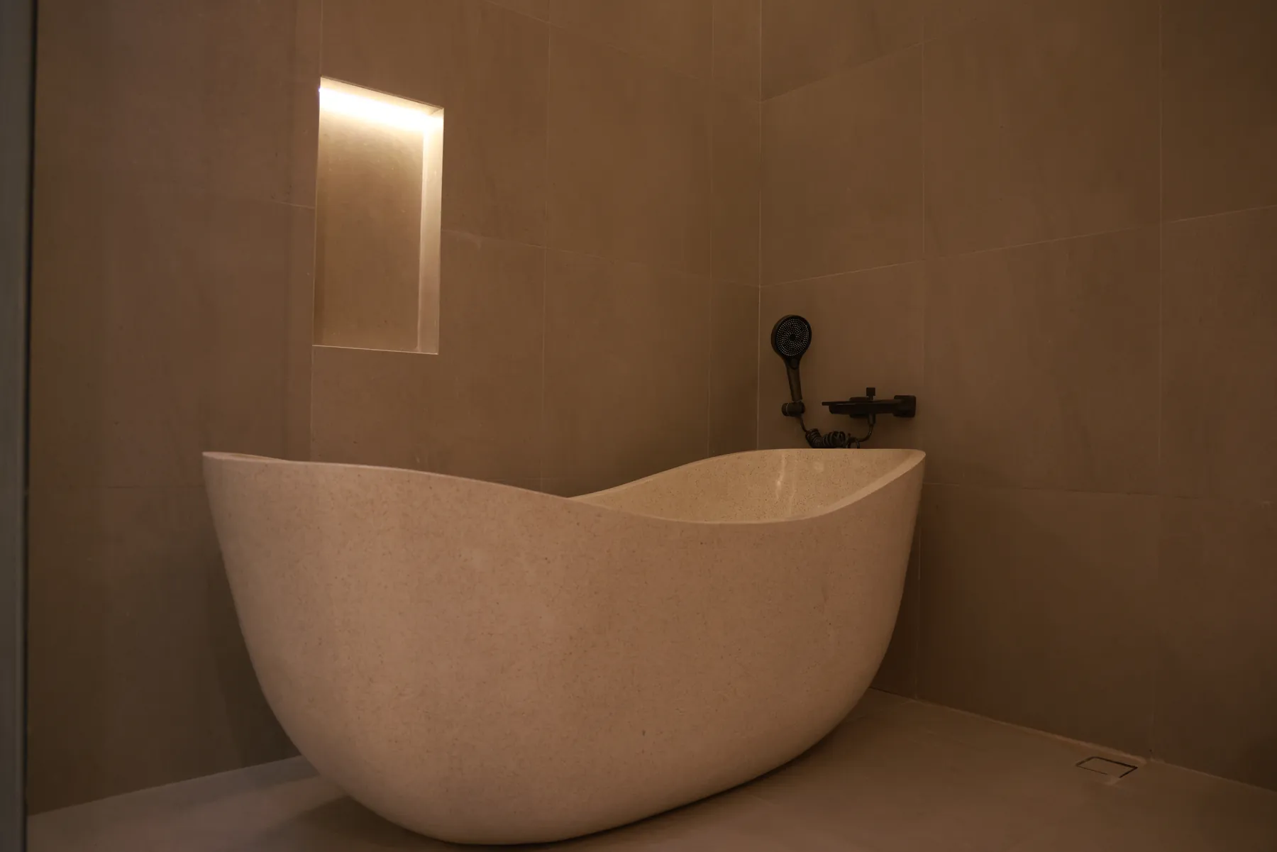 Bathtub, Rhumb Studio